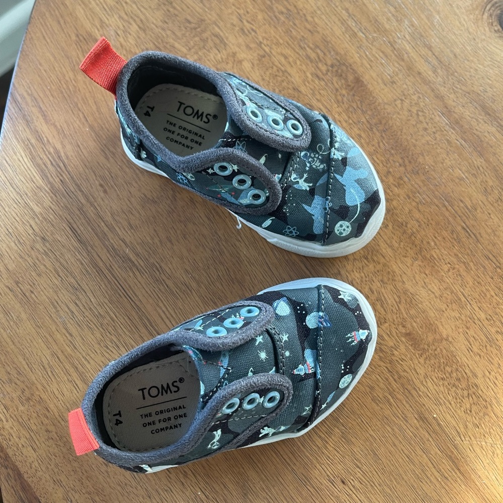 Toddler Toms little walkers